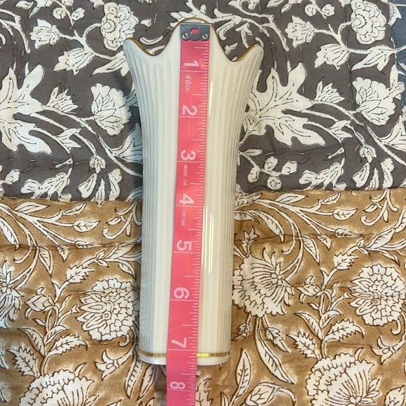 Vintage Ivory Lenox Meridian Collection Vase Scalloped Gold Trim Rigged - Picture 4 of 7